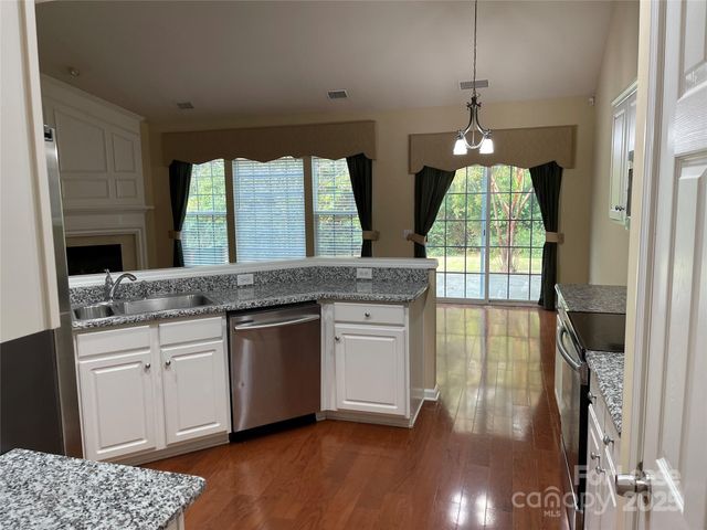 8619 Dennington Grove Lane, Charlotte, NC 28277