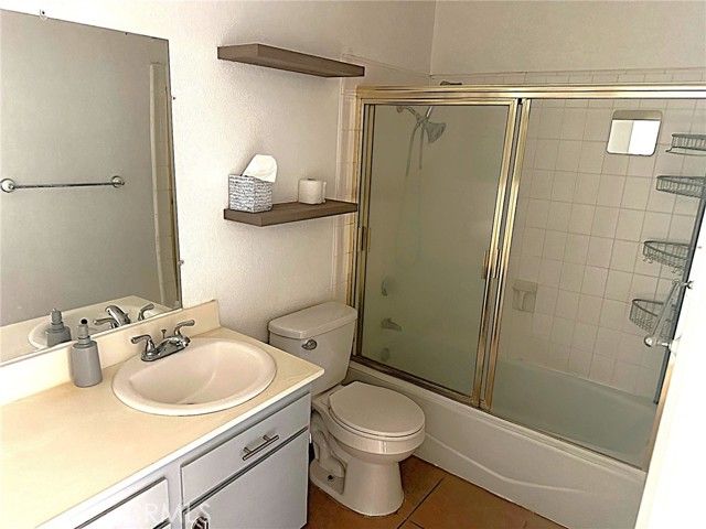 3033 Amigos Drive, Burbank, CA 91504