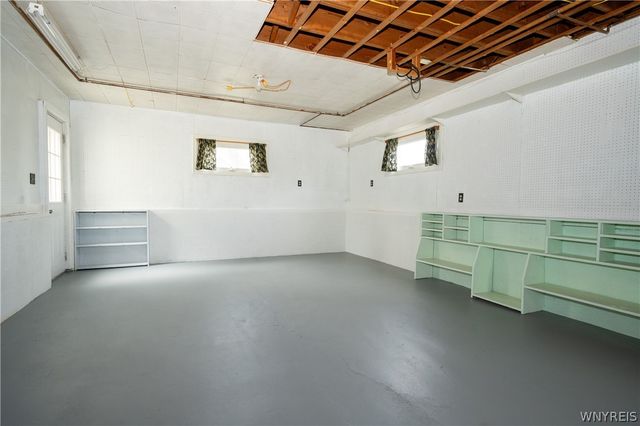 2125 Lakeview Road, Hamburg, NY 14085