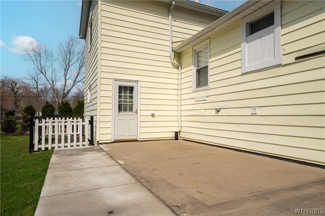 2125 Lakeview Road, Hamburg, NY 14085