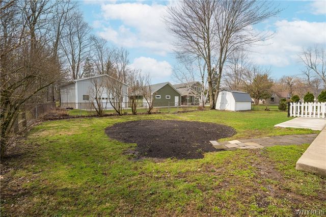 2125 Lakeview Road, Hamburg, NY 14085