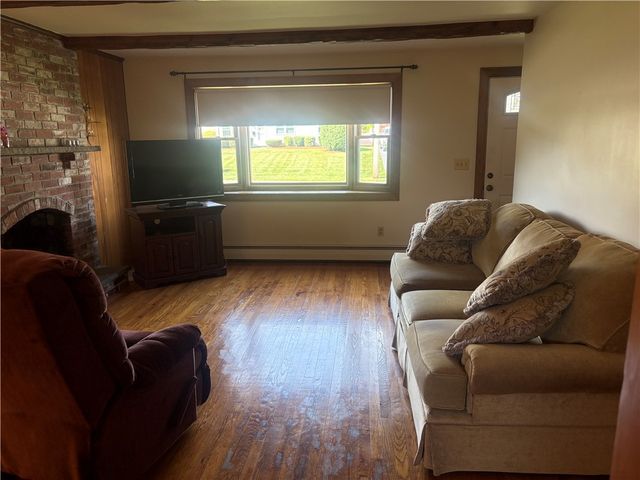 12 Greenway Drive, Bristol, RI 02809