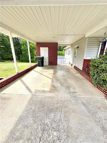 215 Clifton Street, Eden, NC 27288