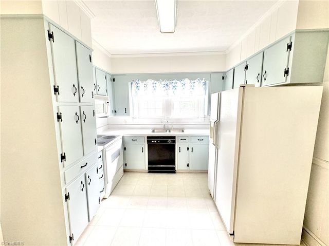 215 Clifton Street, Eden, NC 27288