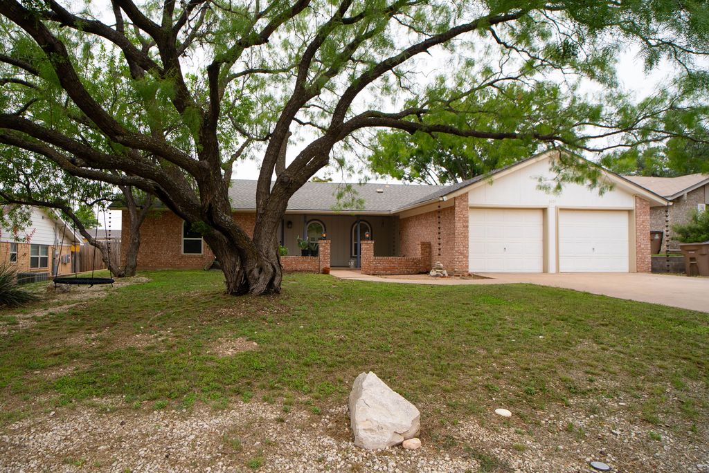 3121 Edgewood Drive, San Angelo, TX 76903