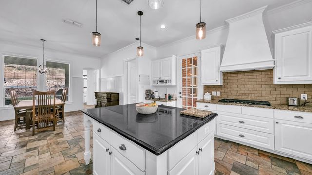 1555 Hunterglenn Drive, Aledo, TX 76008