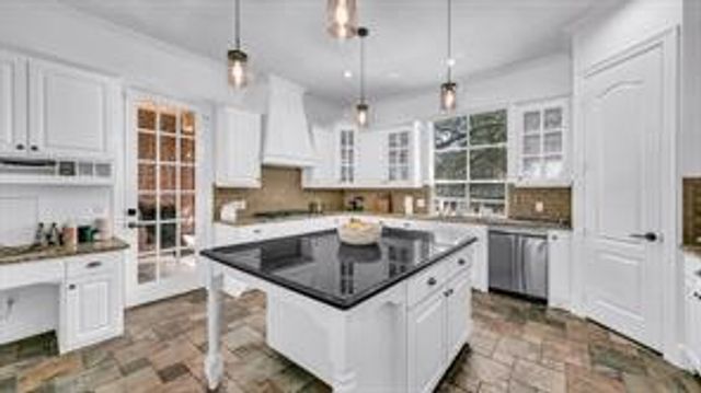 1555 Hunterglenn Drive, Aledo, TX 76008