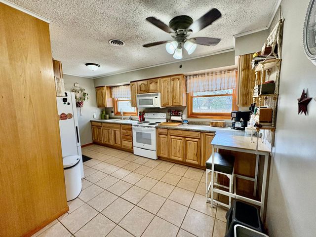 121 5th Avenue NW, Baudette, MN 56623