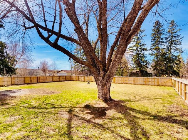121 5th Avenue NW, Baudette, MN 56623