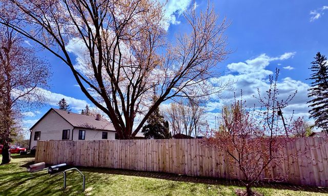 121 5th Avenue NW, Baudette, MN 56623
