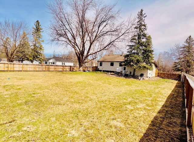 121 5th Avenue NW, Baudette, MN 56623