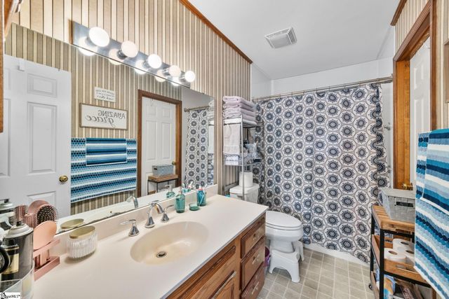 1001 Cobbs Glen Drive, Anderson, SC 29621