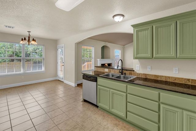 410 E Meadow Wood Lane, Rogers, AR 72758