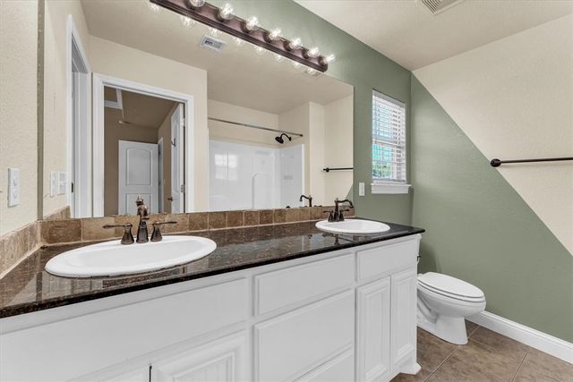 410 E Meadow Wood Lane, Rogers, AR 72758