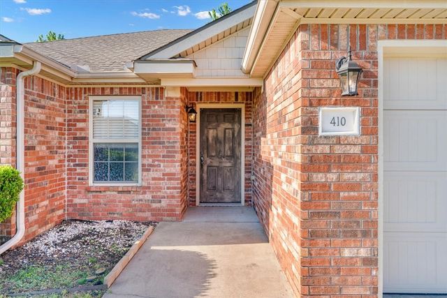 410 E Meadow Wood Lane, Rogers, AR 72758