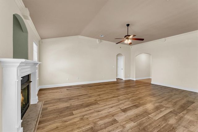 410 E Meadow Wood Lane, Rogers, AR 72758