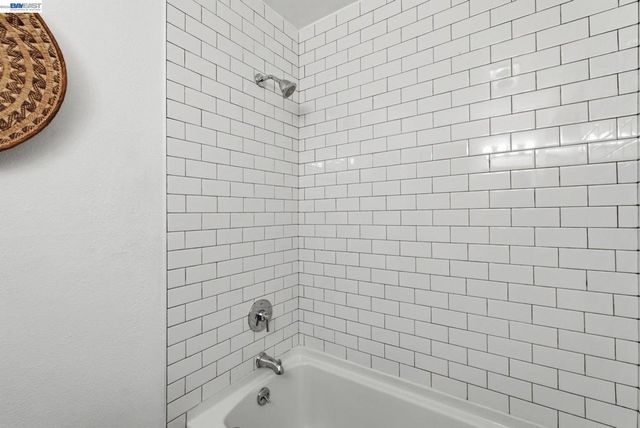 955 Shorepoint Ct 100, Alameda, CA 94501