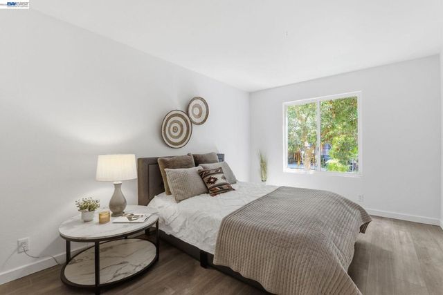 955 Shorepoint Ct 100, Alameda, CA 94501