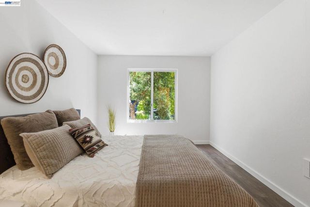 955 Shorepoint Ct 100, Alameda, CA 94501