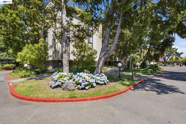 955 Shorepoint Ct 100, Alameda, CA 94501
