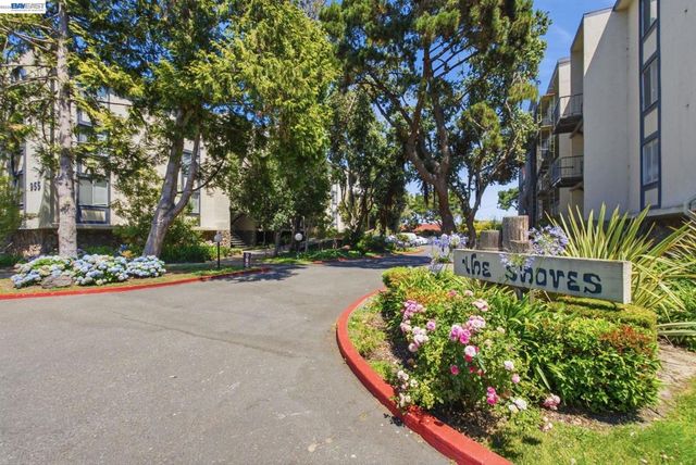 955 Shorepoint Ct 100, Alameda, CA 94501