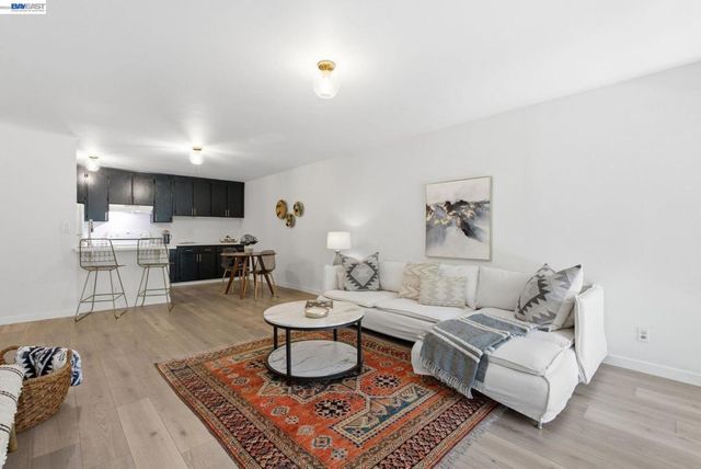 955 Shorepoint Ct 100, Alameda, CA 94501