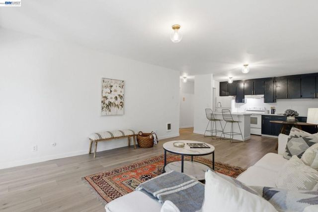 955 Shorepoint Ct 100, Alameda, CA 94501