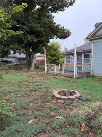 521 N 3rd Street, Rogers, AR 72756