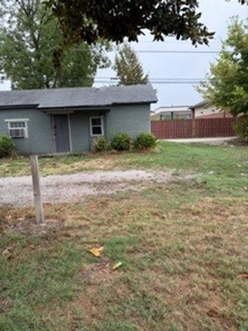 521 N 3rd Street, Rogers, AR 72756