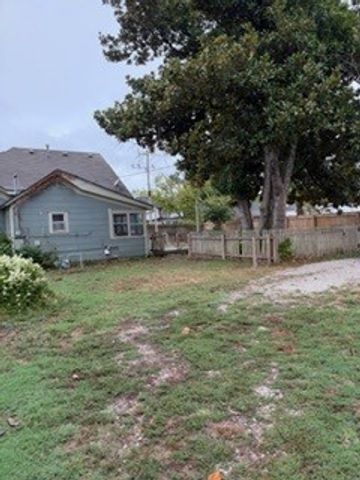 521 N 3rd Street, Rogers, AR 72756