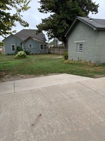 521 N 3rd Street, Rogers, AR 72756
