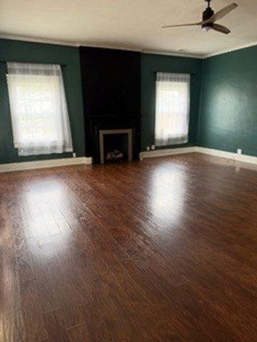 521 N 3rd Street, Rogers, AR 72756