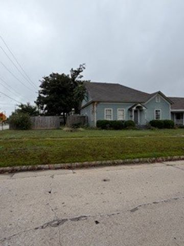 521 N 3rd Street, Rogers, AR 72756
