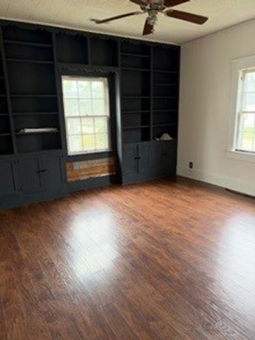 521 N 3rd Street, Rogers, AR 72756