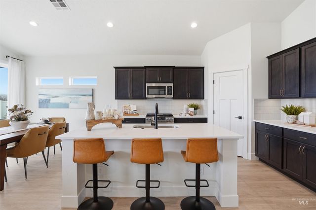 7580 E Meriwether Dr, Nampa, ID 83687