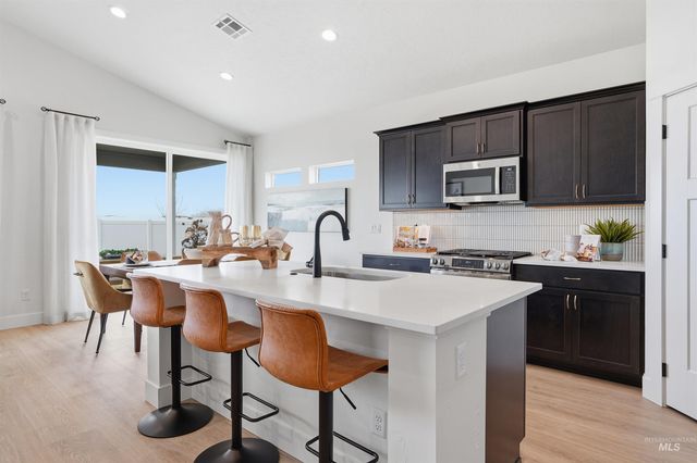 7580 E Meriwether Dr, Nampa, ID 83687