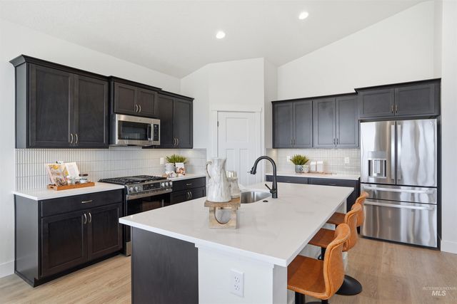 7580 E Meriwether Dr, Nampa, ID 83687