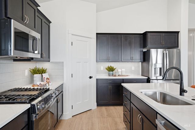 7580 E Meriwether Dr, Nampa, ID 83687