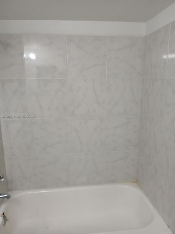 9141 NW 1st Ct 204, Pembroke Pines, FL 33024
