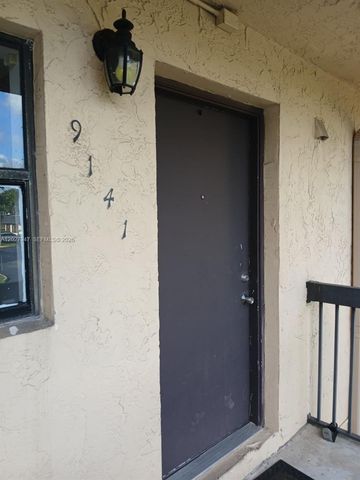 9141 NW 1st Ct 204, Pembroke Pines, FL 33024