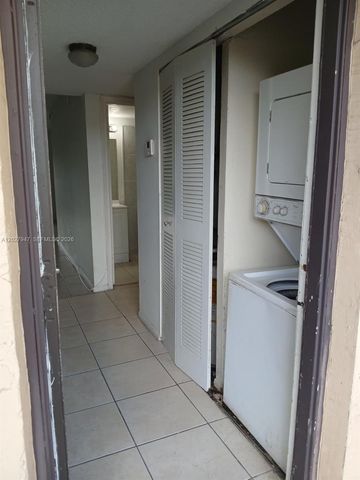 9141 NW 1st Ct 204, Pembroke Pines, FL 33024