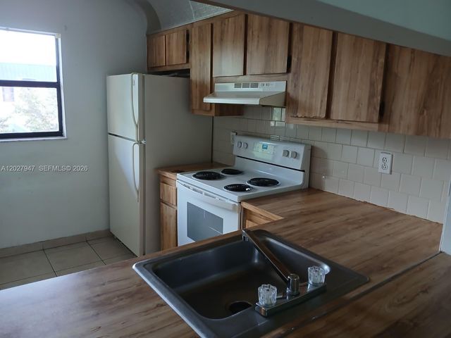 9141 NW 1st Ct 204, Pembroke Pines, FL 33024