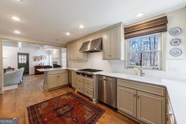 6250 Weatherly Drive, Atlanta, GA 30328