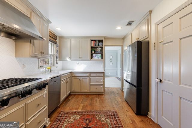 6250 Weatherly Drive, Atlanta, GA 30328