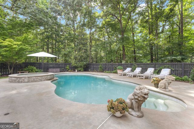 321 N Peachtree Parkway, Peachtree City, GA 30269