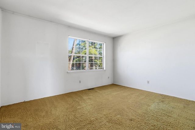 323 HARVARD SQ, Bensalem, PA 19020