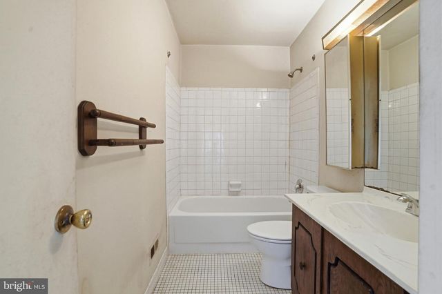 323 HARVARD SQ, Bensalem, PA 19020