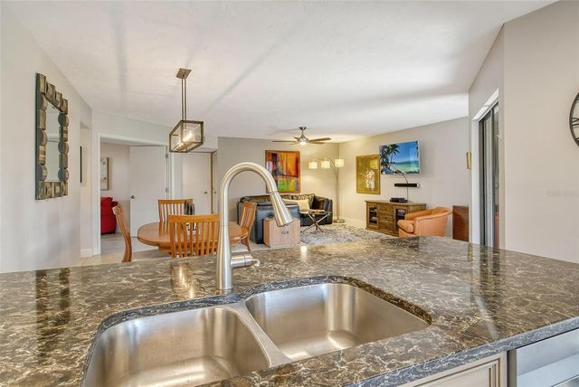 5230 LANDINGS BOULEVARD 101, Sarasota, FL 34231