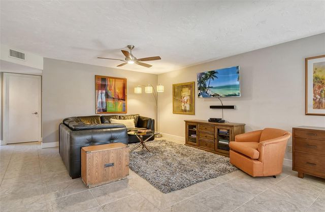 5230 LANDINGS BOULEVARD 101, Sarasota, FL 34231
