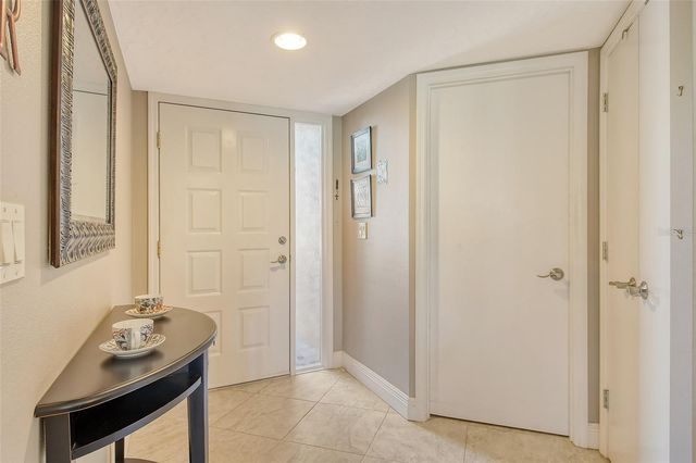 5230 LANDINGS BOULEVARD 101, Sarasota, FL 34231